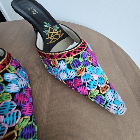 EMMA HOPE ITALY Hand Sewn Embroidered Pointed Kitten Heel Mule Shoes - Picture 14 of 16